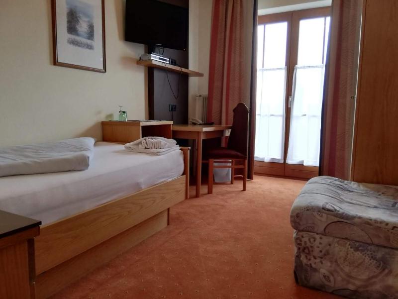 Single Room with Balcony image 3