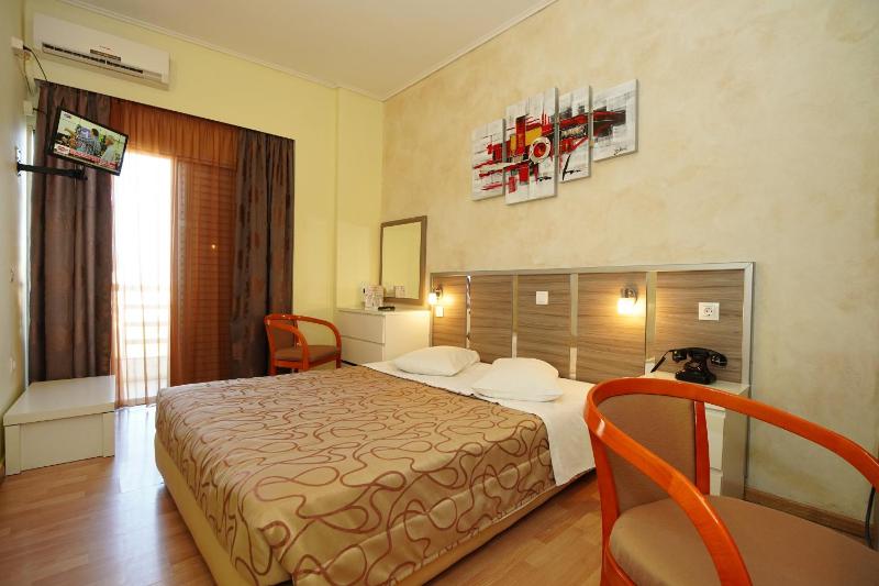 Double Room image 3