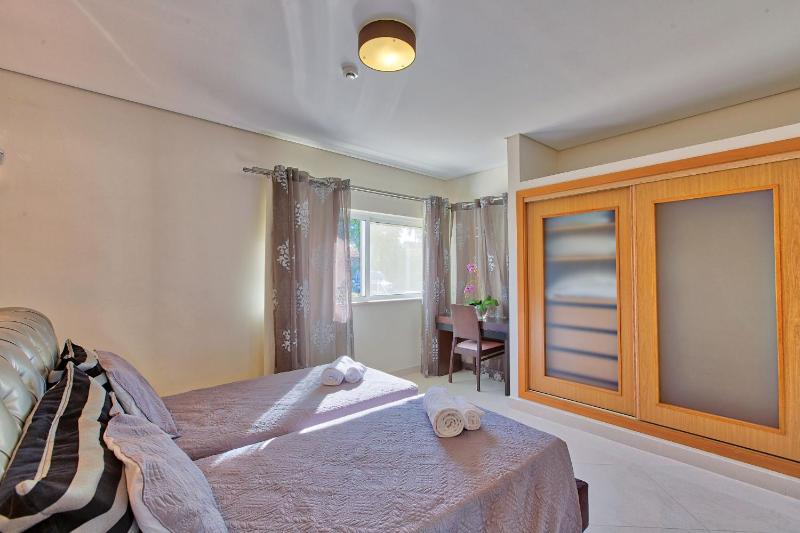 Apartment with Garden View image 4