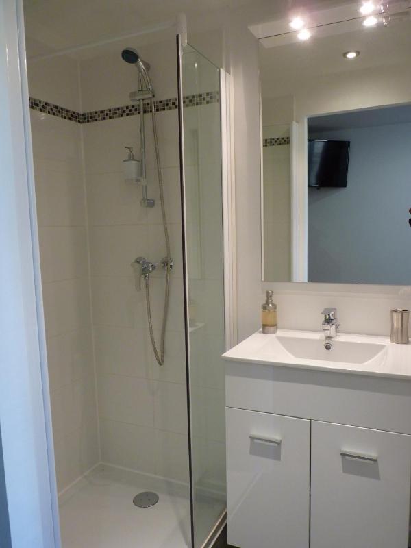 Double Room image 3