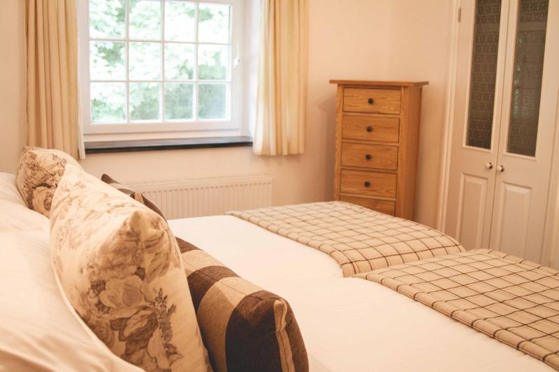 Cottage image 4