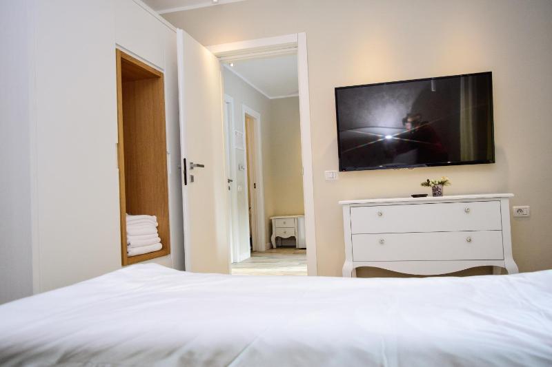 Family Room with Mountain View image 3