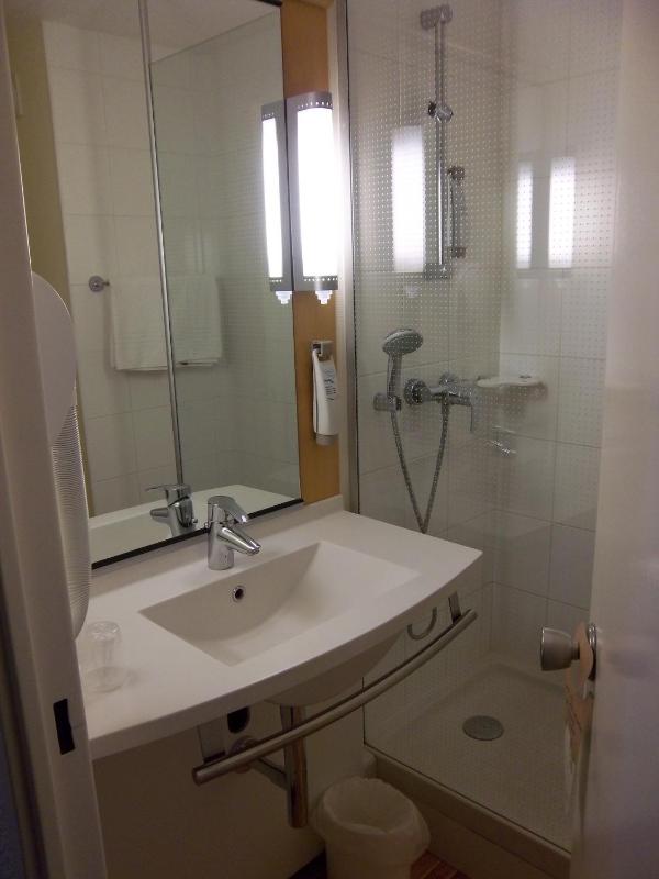 Standard Â Room with 1 Double Bed image 1