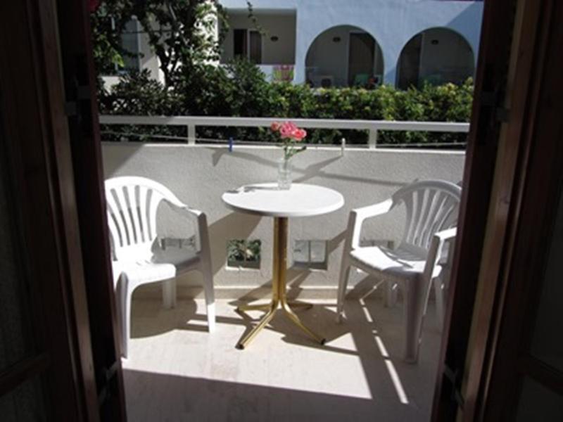 One-Bedroom Apartment (3-4 Adults) image 1