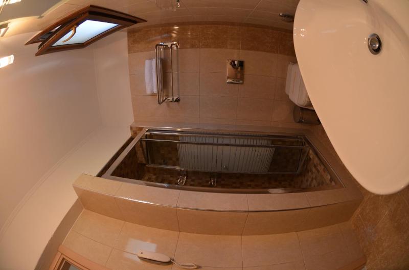 Double Room with Side Sea View image 3