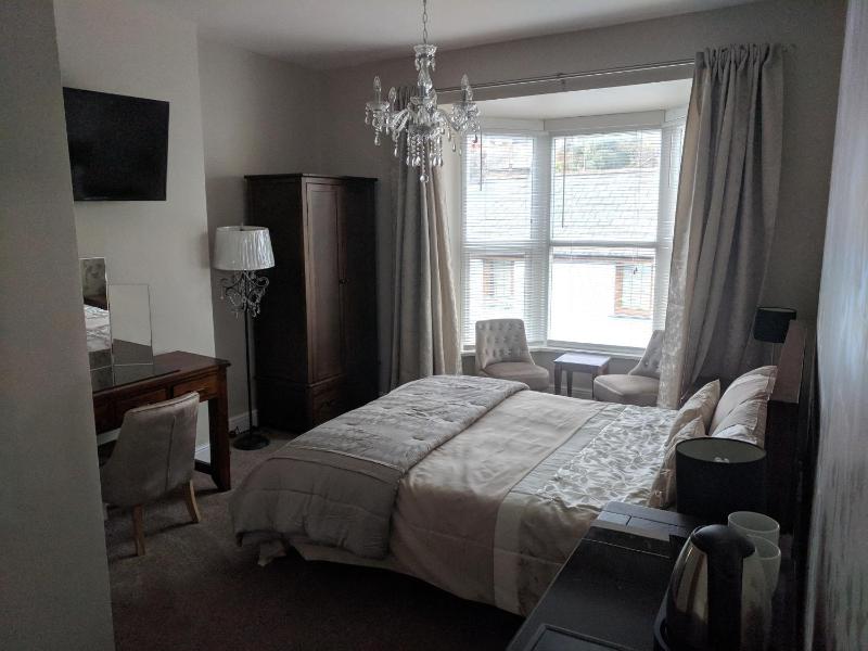 King Room image 3