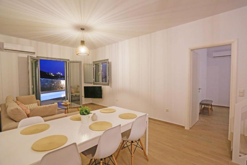 Three-Bedroom Villa image 4