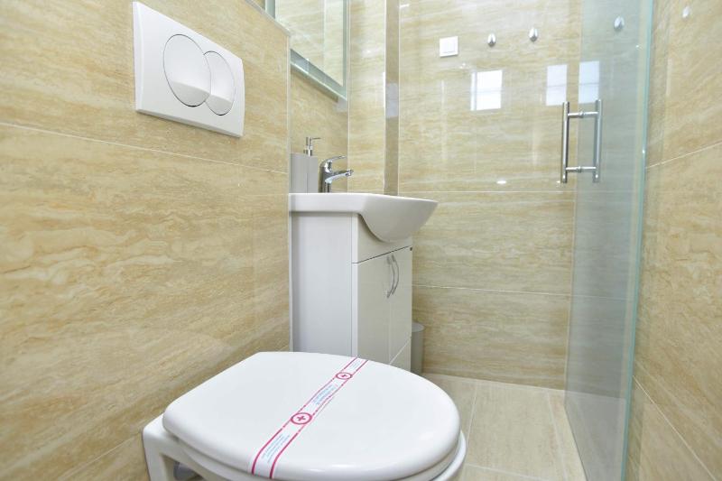 Deluxe Apartment image 2