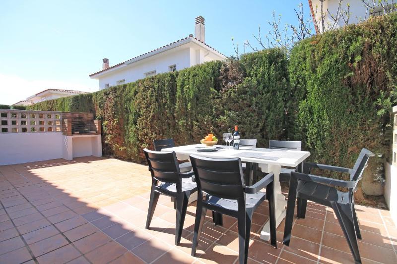 Three-Bedroom Villa image 2