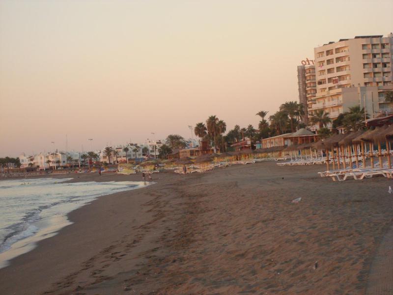 Apartamentos SOL y PLAYA Torremolinos - image 2