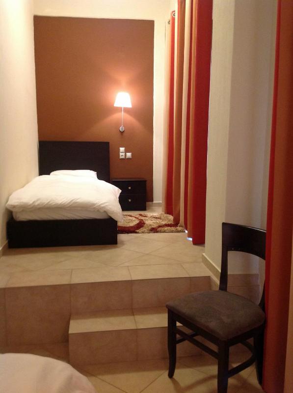 Superior Triple Room with Balcony and Meteora View image 4