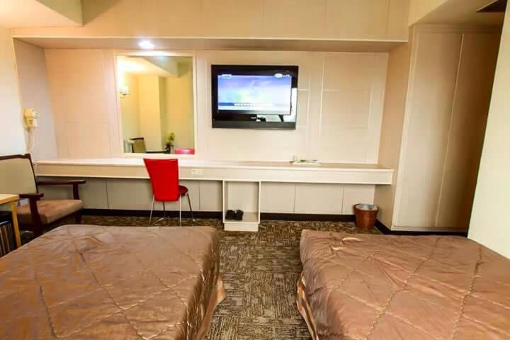 Lo Fo Hotel - image 33