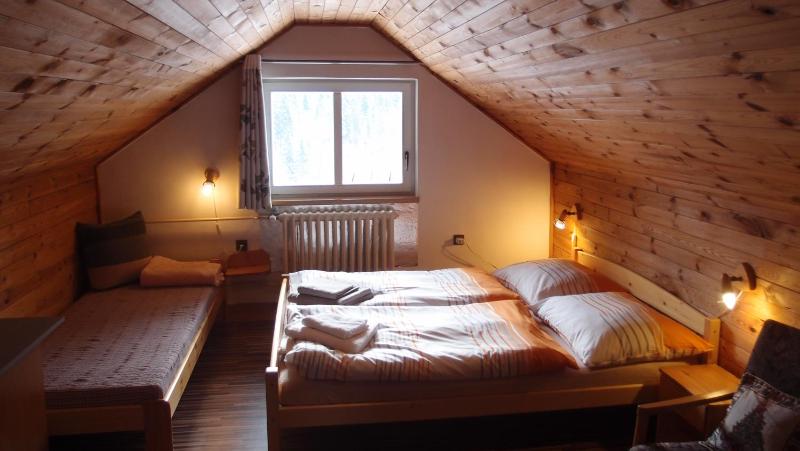 Triple Room with Private Bathroom image 1