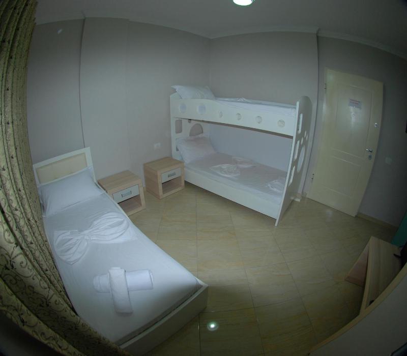 One-Bedroom Apartment image 4
