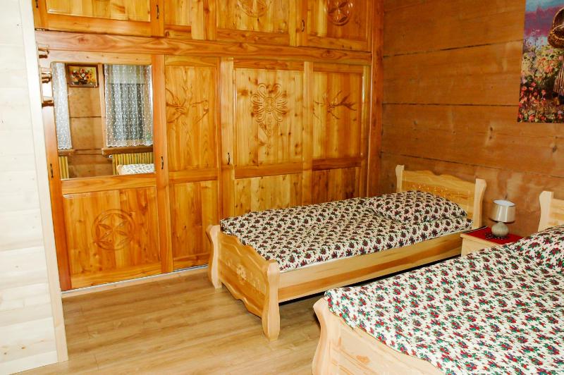 Deluxe Triple Room image 1