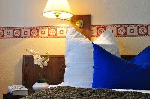 Double Room image 3
