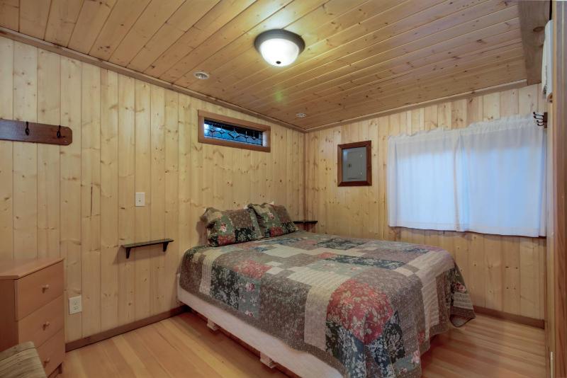 Two-Bedroom Bungalow image 3