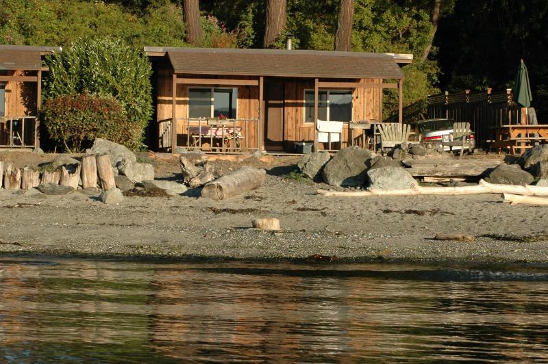 Two-Bedroom Bungalow image 1