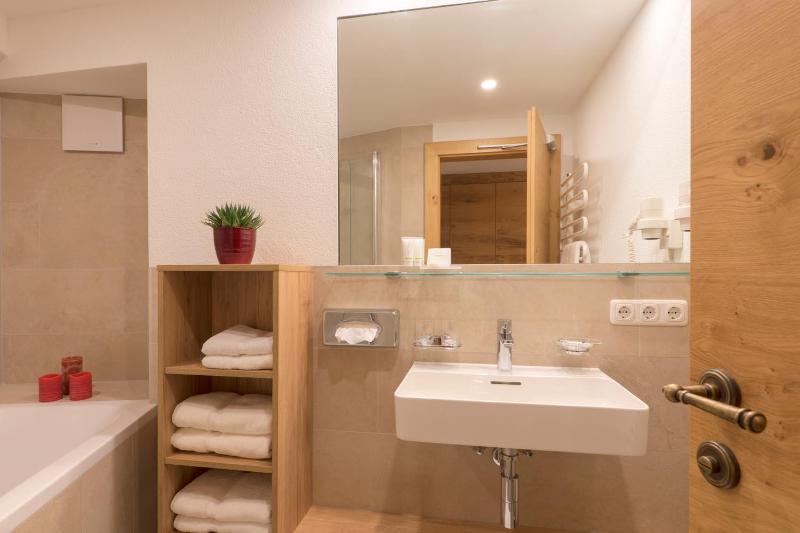 Two-Bedroom Suite (5 Adults) with Balcony image 3