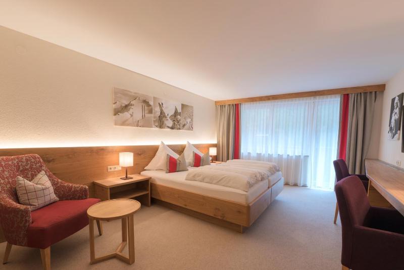 Two-Bedroom Suite (5 Adults) with Balcony image 1