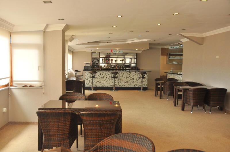 Lonicera City Hotel - image 11