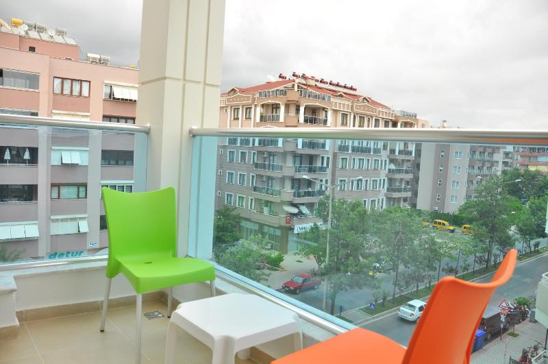 Lonicera City Hotel - image 26