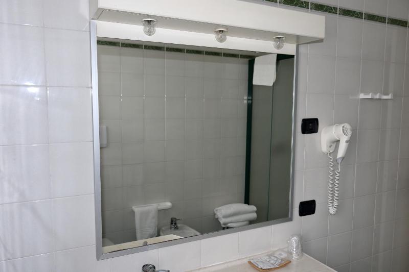 Standard Double or Twin Room image 2