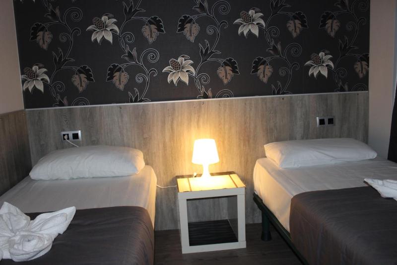 BCN Condal Hostal - image 4