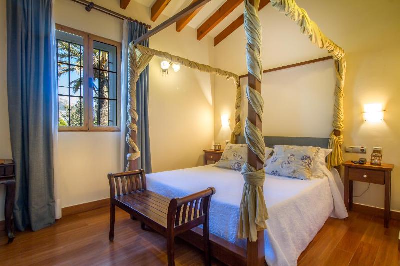 Single Room image 3