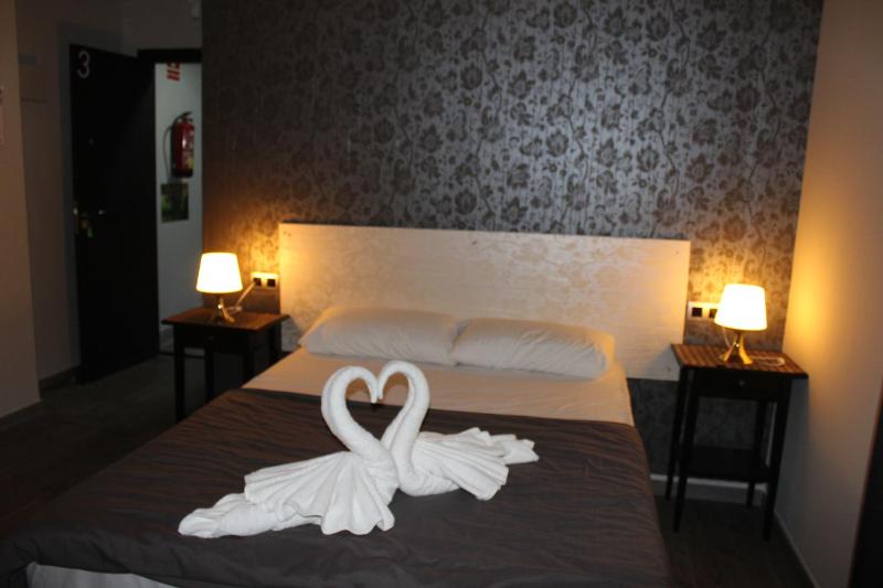 BCN Condal Hostal - image 3