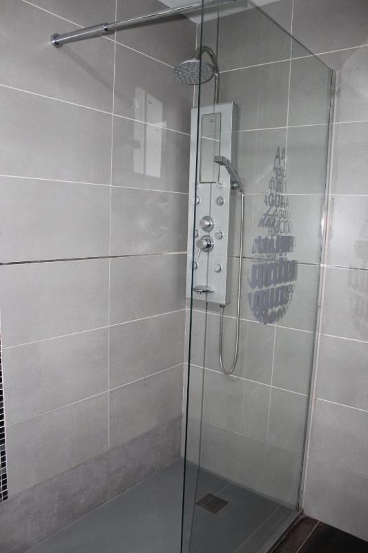 Family or Triple Room with Private Bathroom image 1