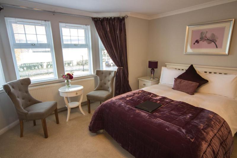 King room with Shower image 1