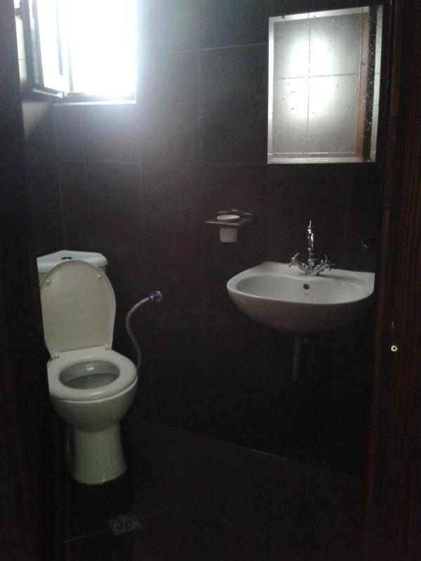 Double Room image 3