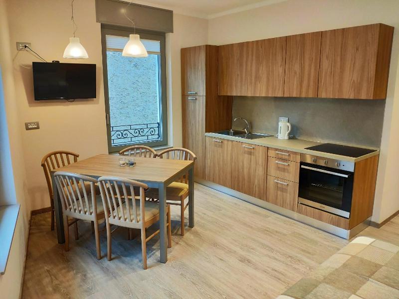 One-Bedroom Apartment image 3