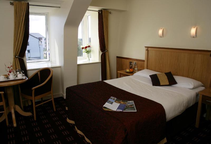 Superior Double or Twin Room image 4