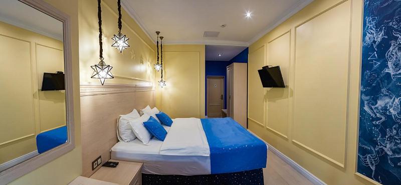 Double or Twin Room with Shower image 2