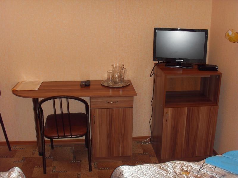 Twin Room image 4