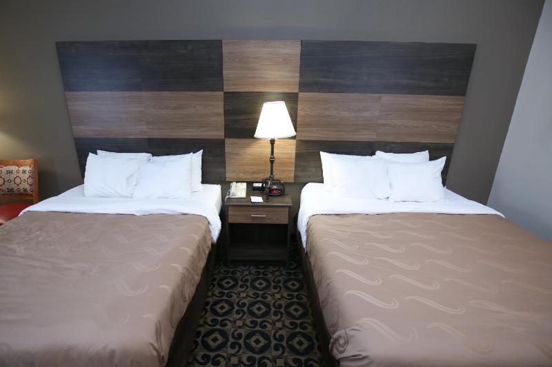 Queen Room with Two Queen Beds - Accessible/Non-Smoking  image 3