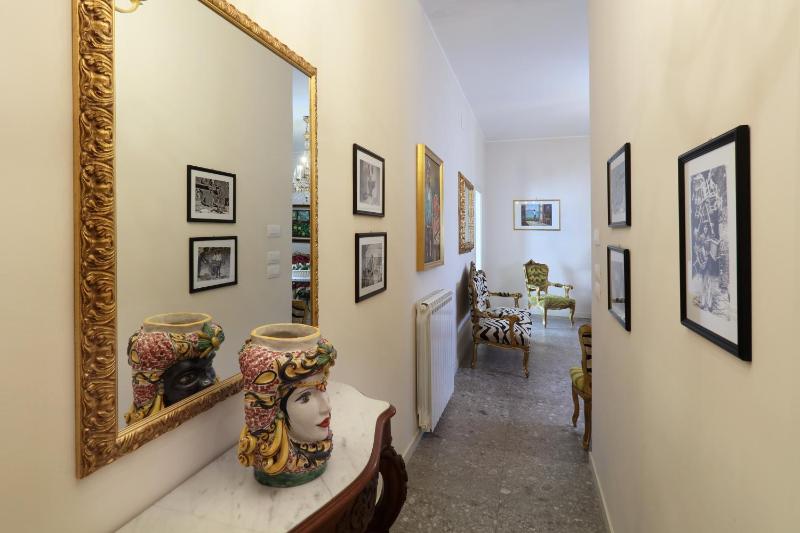Porta Di Mezzo Luxury Suites & Rooms - image 48