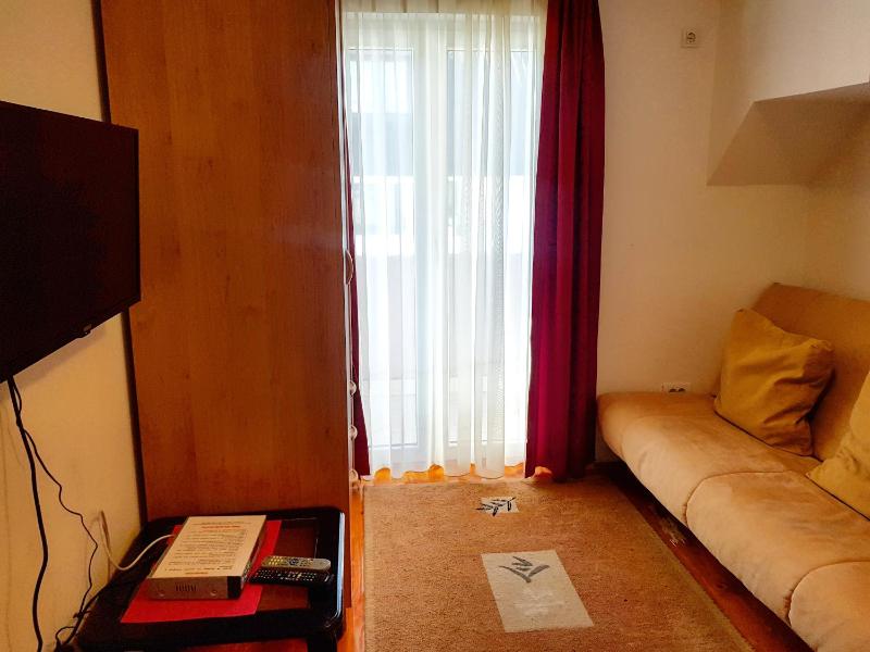 Studio Apartment with Balcony image 3