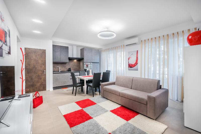 Superior Apartment image 3