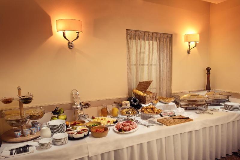 Hotel Ambassador - image 25