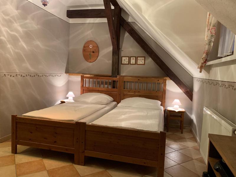 Double or Twin Room image 3