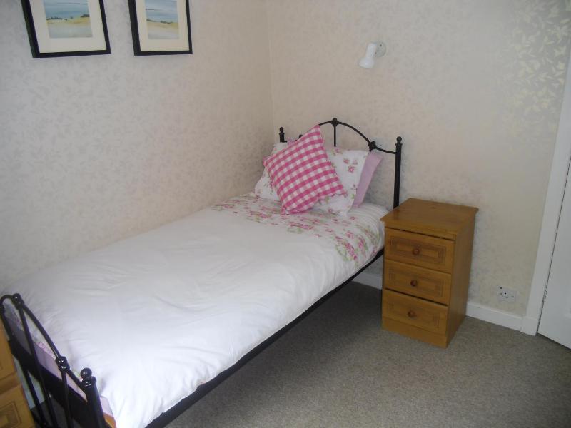 Single Room image 2