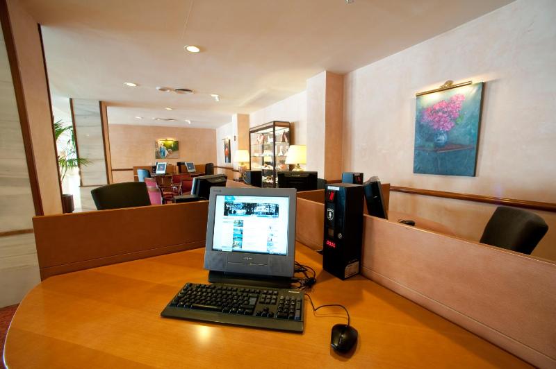 Grupotel Taurus Park - image 38