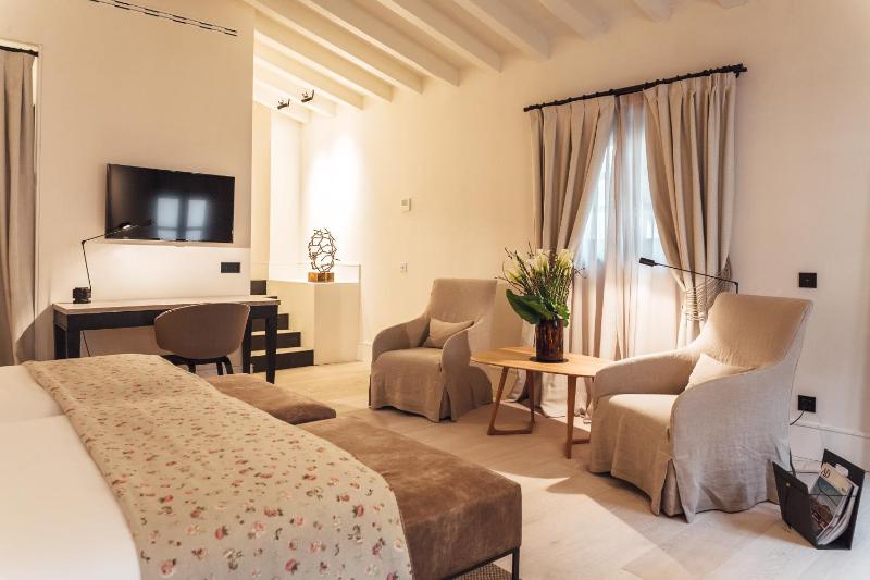Junior Suite image 2