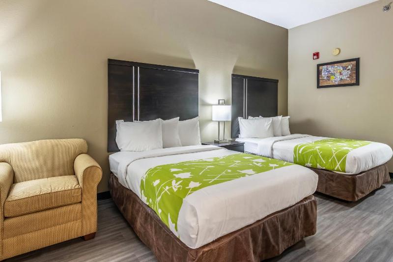 Deluxe Double Room image 3