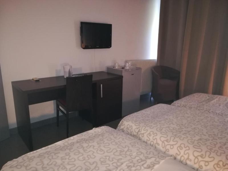 Triple Room image 2