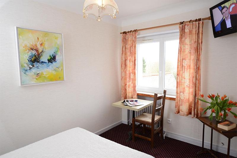 Standard Double Room image 4
