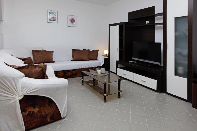 Apartment with Terrace image 3